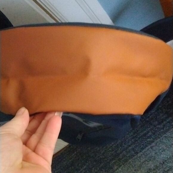 Under Armour - Picture 5 of 5